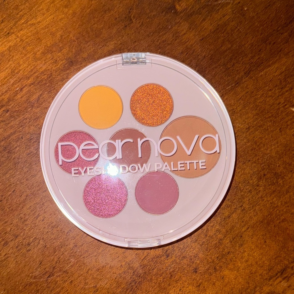 7 shade Eye Palette